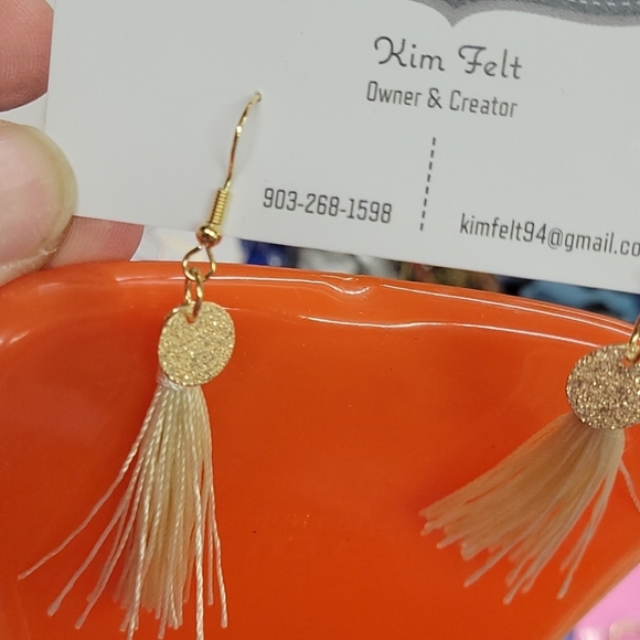 Gold Tone Earrings Tassel Fringe - Picture 3 of 3